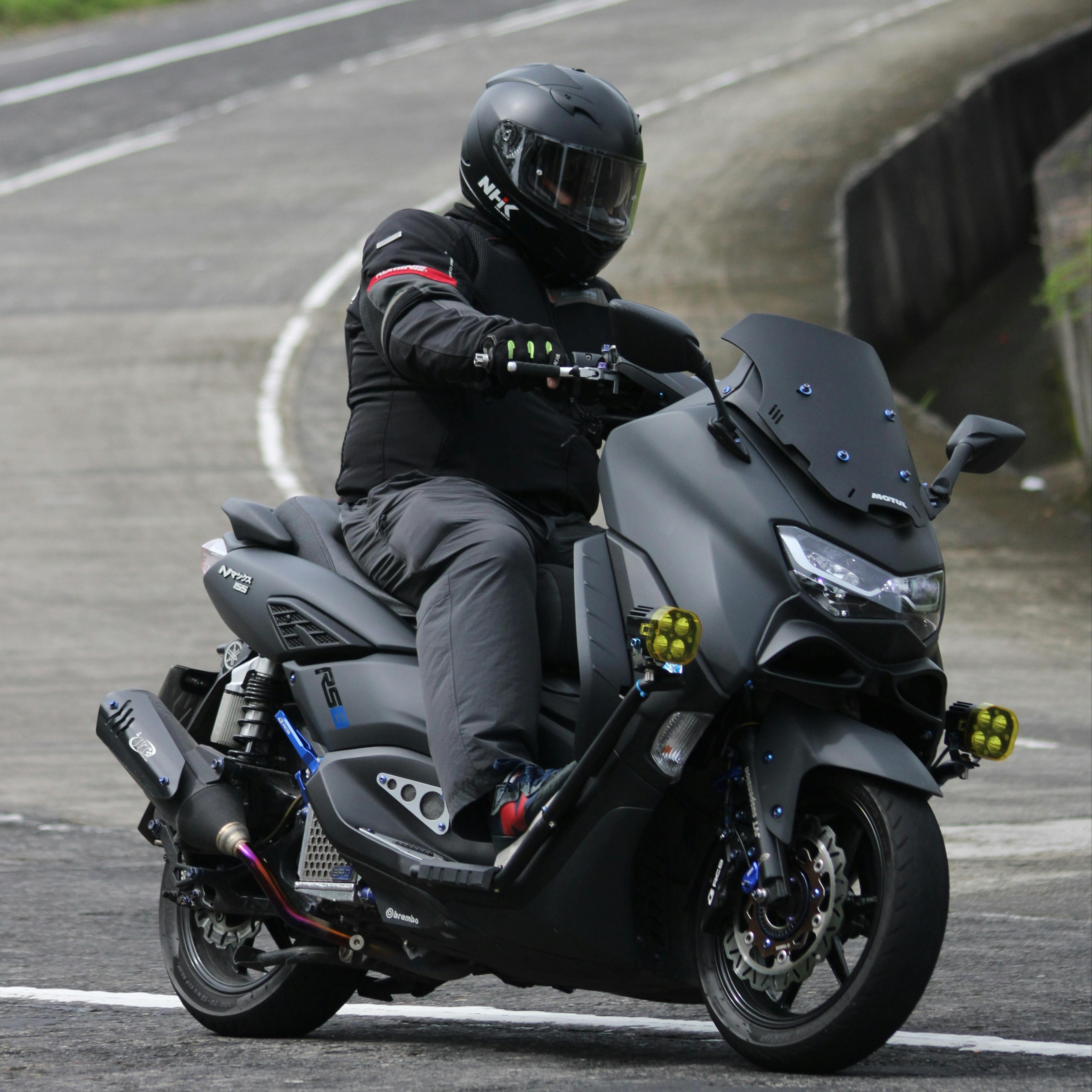Biar Helm Nggak Bau Apek & Berembun, Begini Cara Rawatnya!