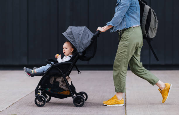 7 Cara Memilih Stroller Bayi Sesuai Usia dan Kebutuhan