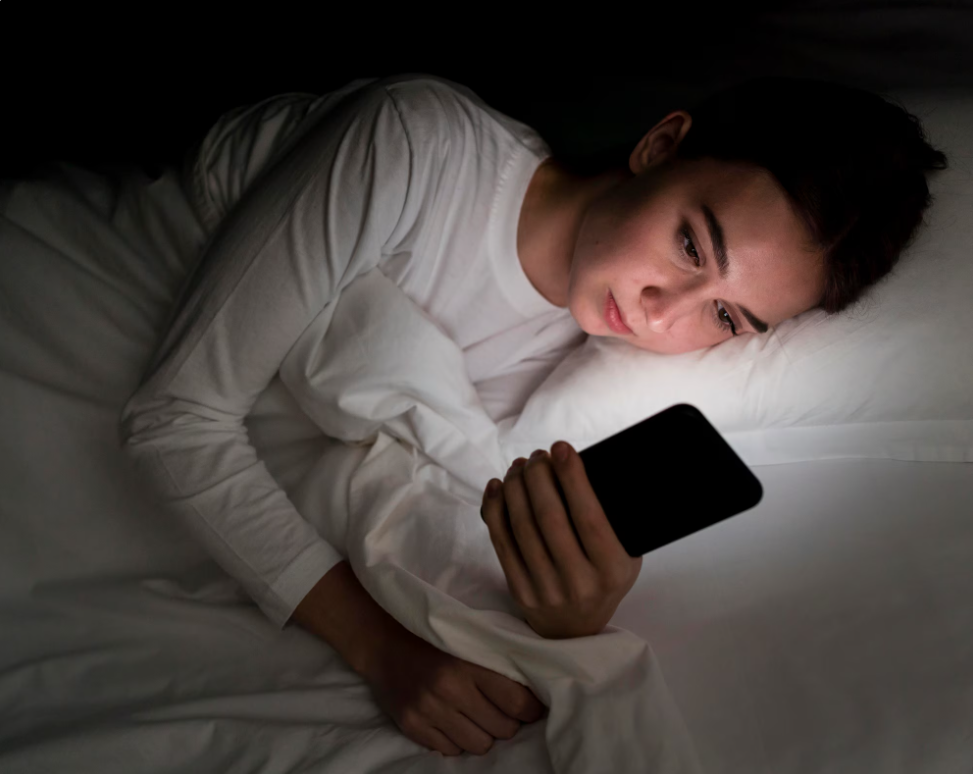 6 Kebiasaan Buruk yang Membuat Kamu Susah Tidur di Malam Hari