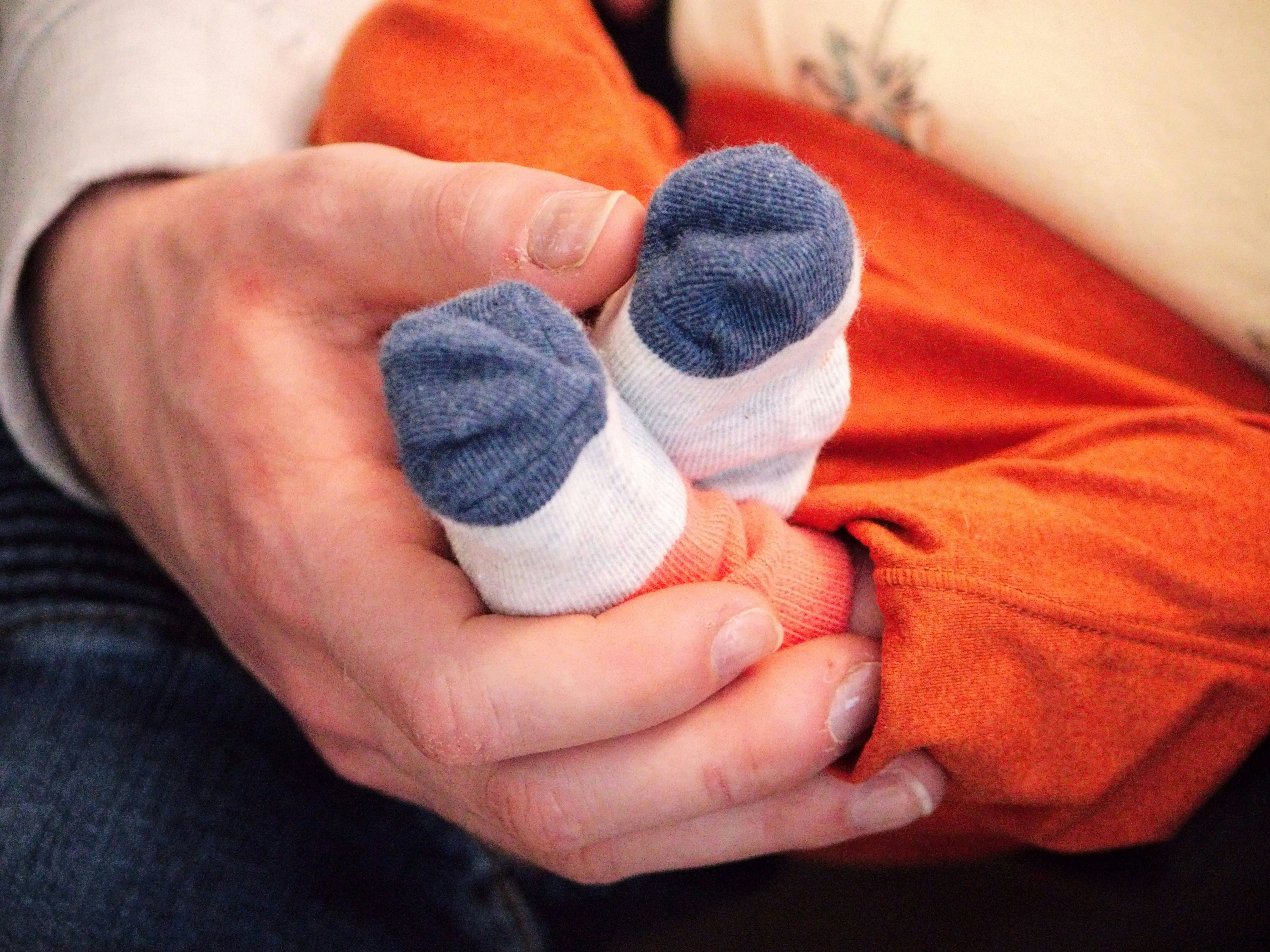 Catat Moms! Ini Tips Memilih Kaos Kaki Bayi Nyaman dan Aman untuk Si Kecil