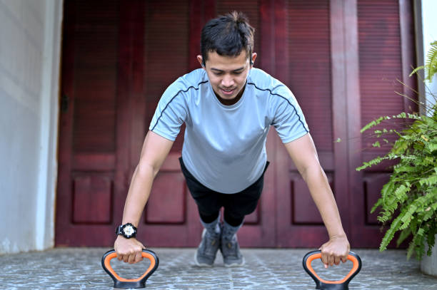 7 Variasi Gerakan Push Up Plank untuk Pemula hingga Advanced