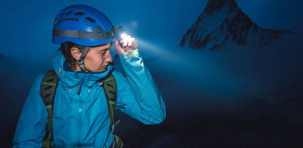 Panduan Memilih Headlamp Sesuai Kebutuhan: Camping, Hiking, atau Pekerjaan Malam