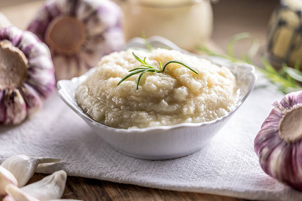 Cara Membuat Bumbu Dasar Putih, Bisa untuk Masakan Apa Saja?