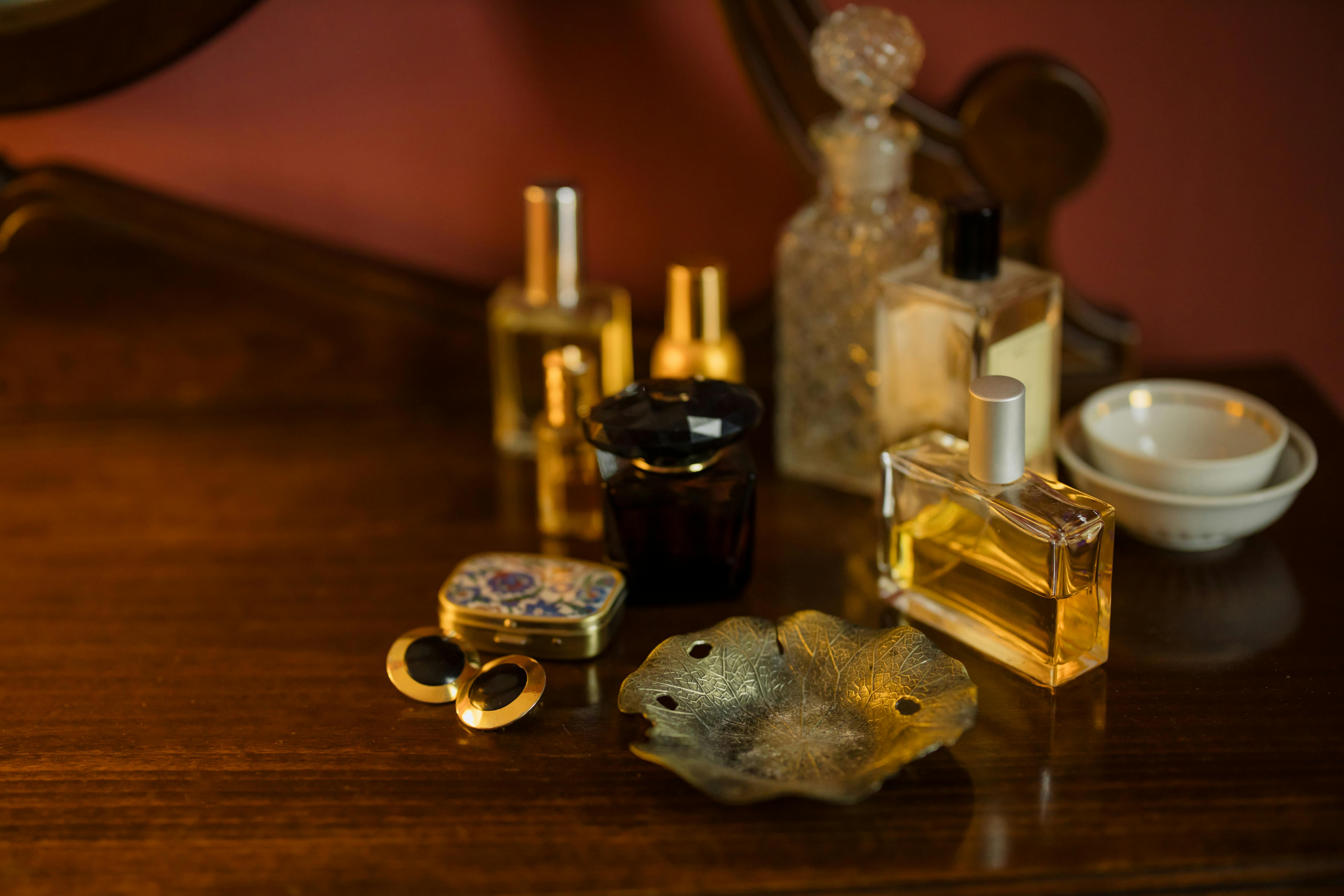 Kenapa Wangi Parfum Wanita Bisa Berubah-ubah Sepanjang Bulan?