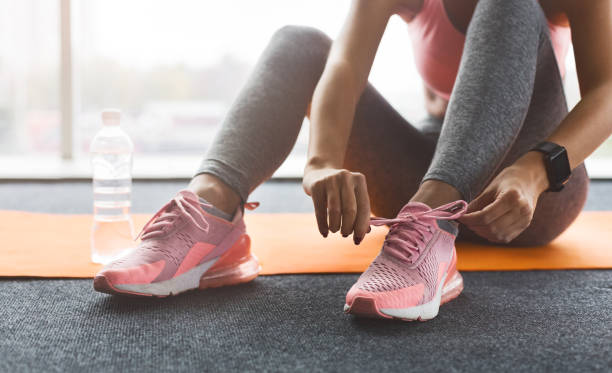 Nggak Harus Mahal! Ini 5 Rekomendasi Sepatu Sport Wanita Harga Rp100 Ribuan
