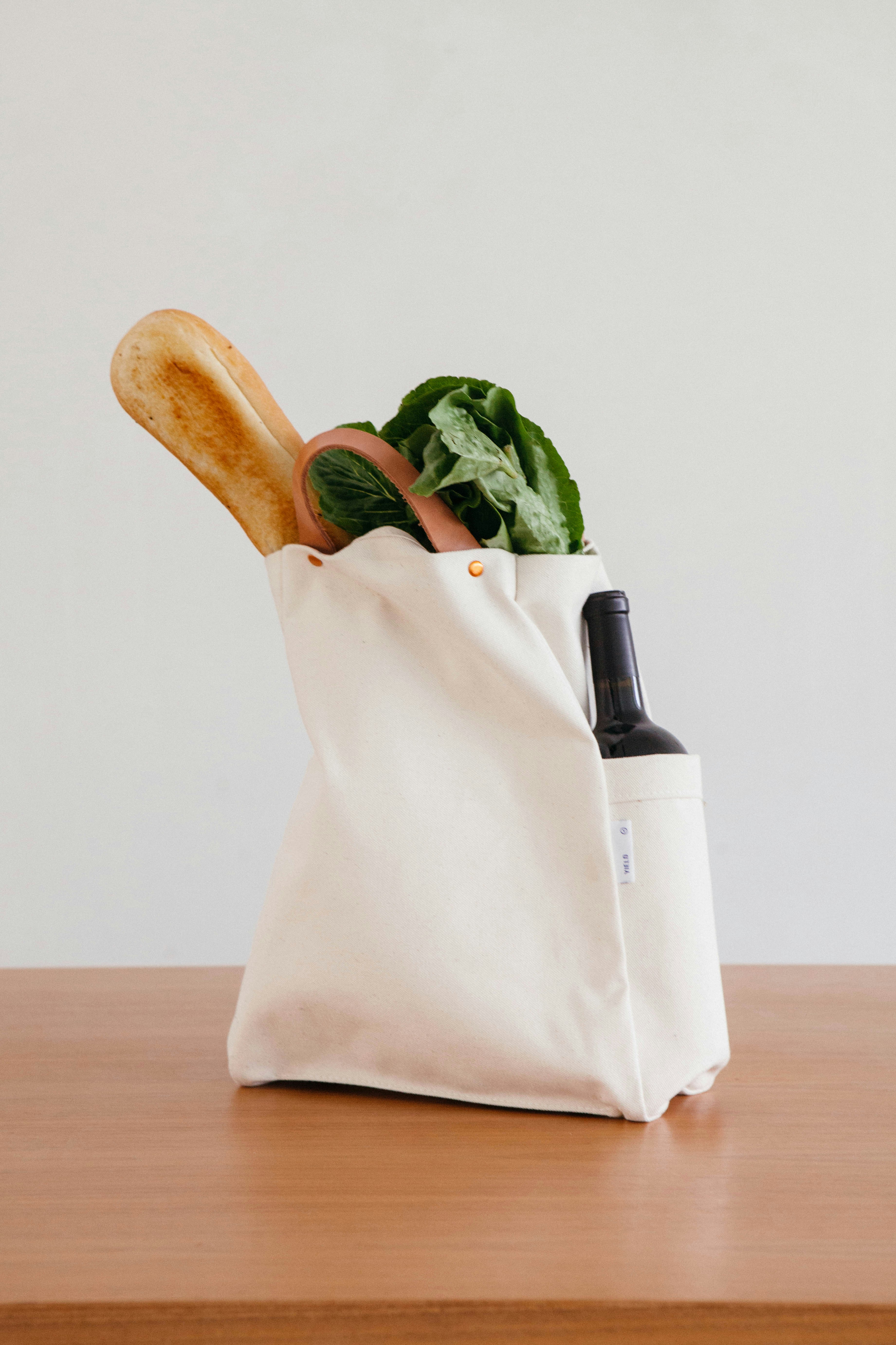 Tote Bag Kanvas, Alternatif Tas Plastik yang Lebih Stylish