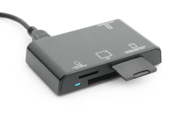 Kenapa Card Reader Masih Penting di Era Cloud Storage?