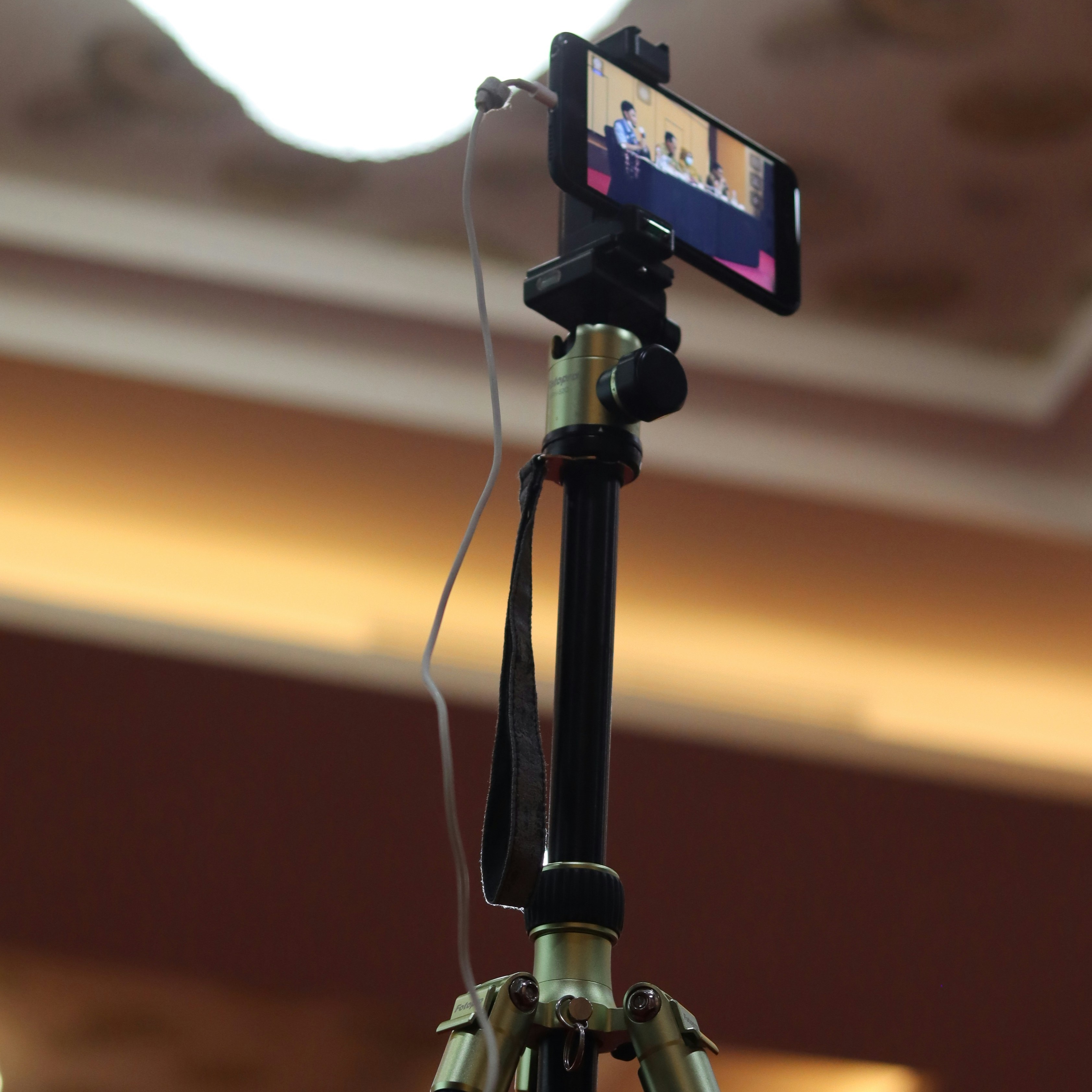 Cara Memanfaatkan Tripod Multifungsi Biar Konten Media Sosial Lebih Estetik