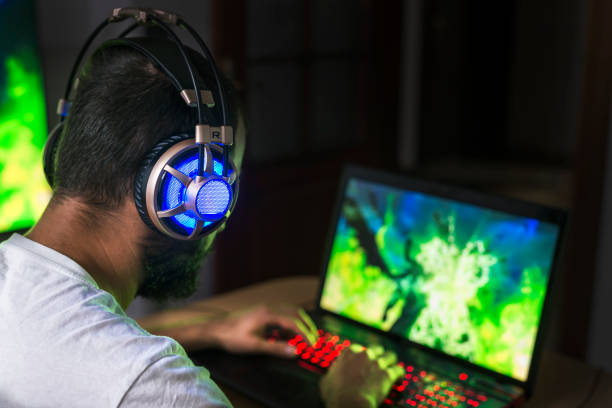 Ini Dia Alasan Mengapa Streamer Terkenal Selalu Pakai Headphone RGB