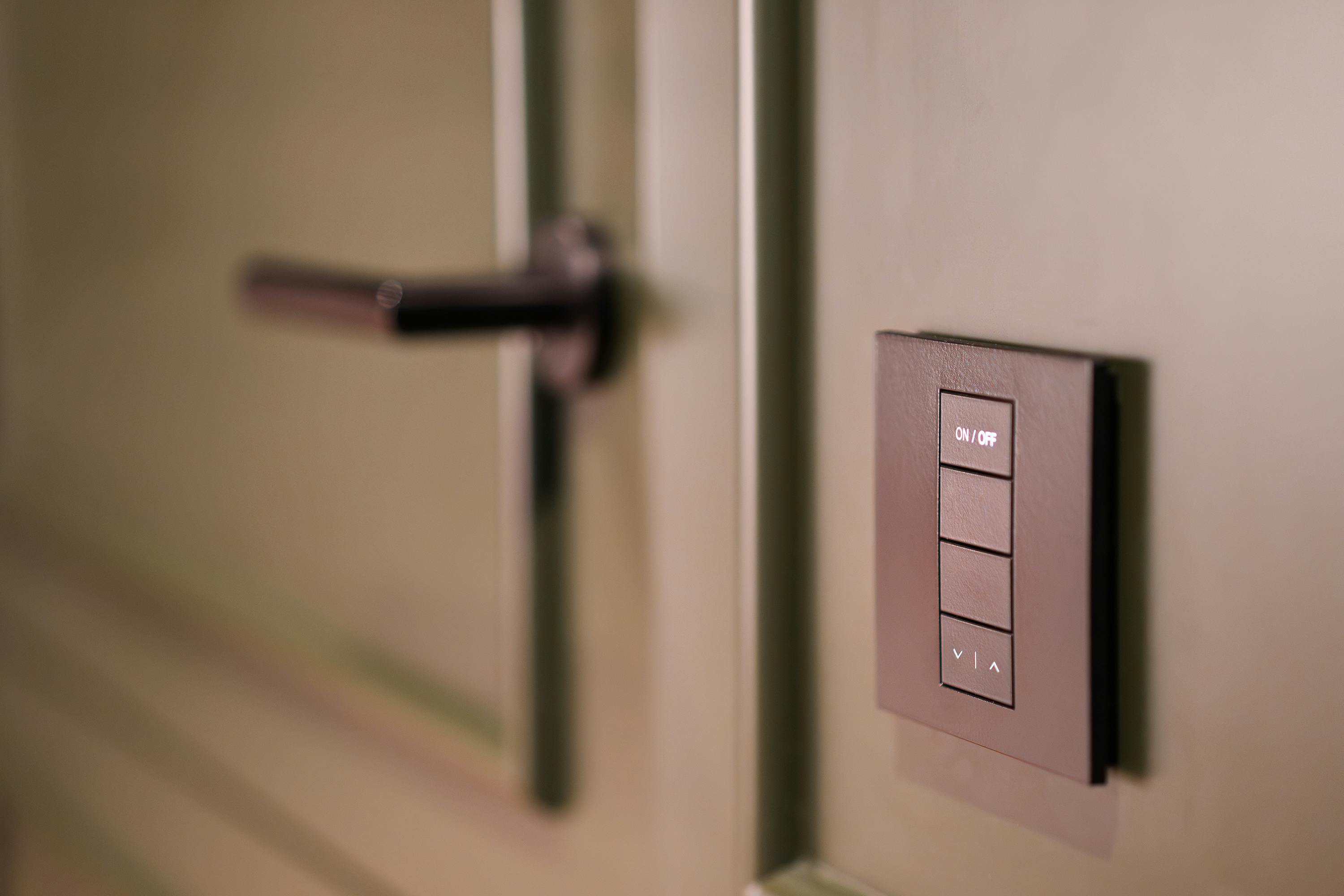 Smart Light Switch, Sentuhan Canggih Bikin Dinding Jadi Minimalis Elegan