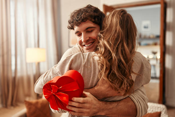 7 Ide Kado untuk Pacar Cowok yang Dijamin Dia Suka