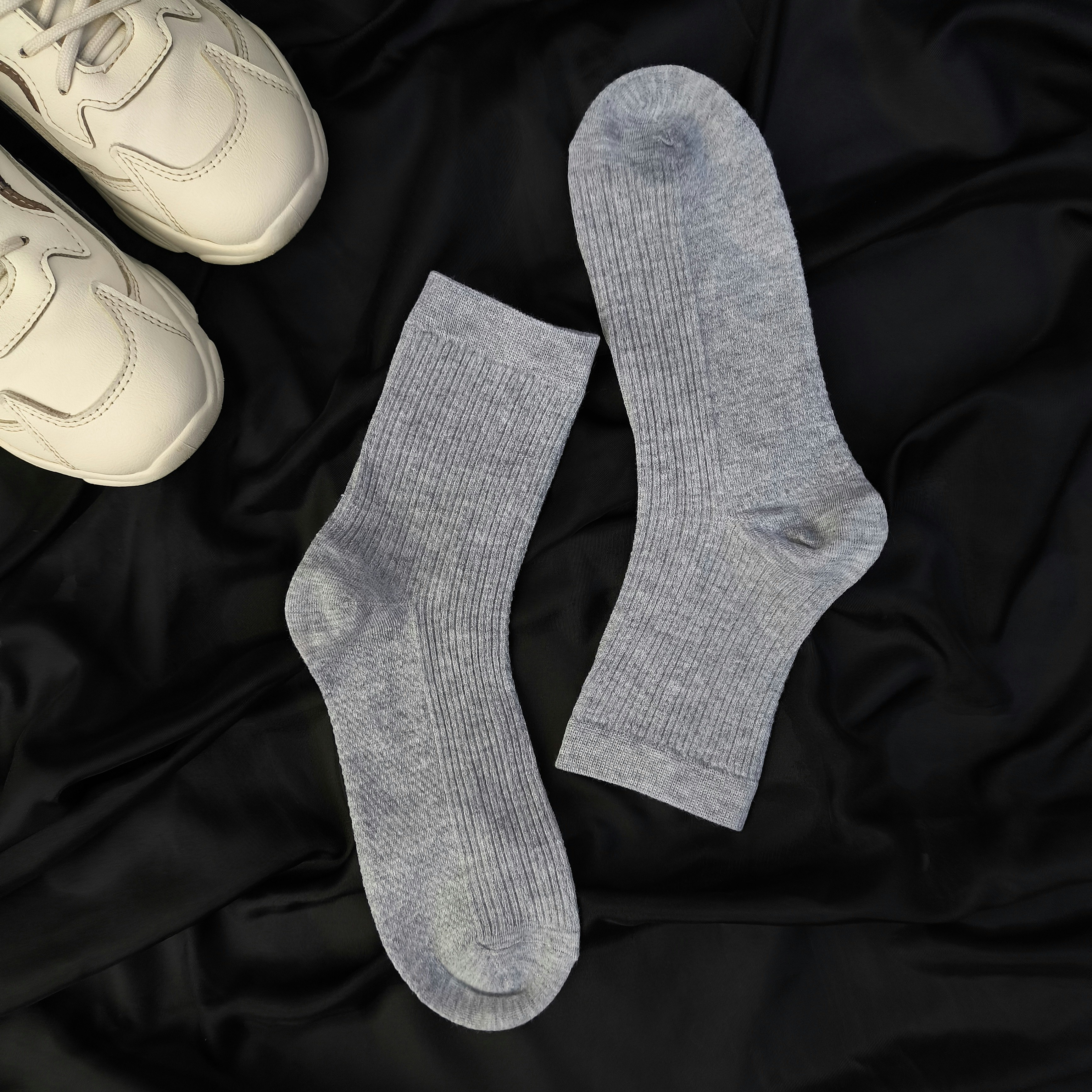 Stop Lecet Kaki! Kenapa Kaos Kaki Ankle Wajib Kamu Pakai Bareng Sepatu Sneakers Kesayanganmu