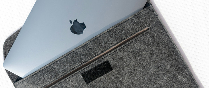 Jangan Tunggu Layar Retak! Ini Alasan Anak Kereta Wajib Pakai Soft Case Laptop Premium