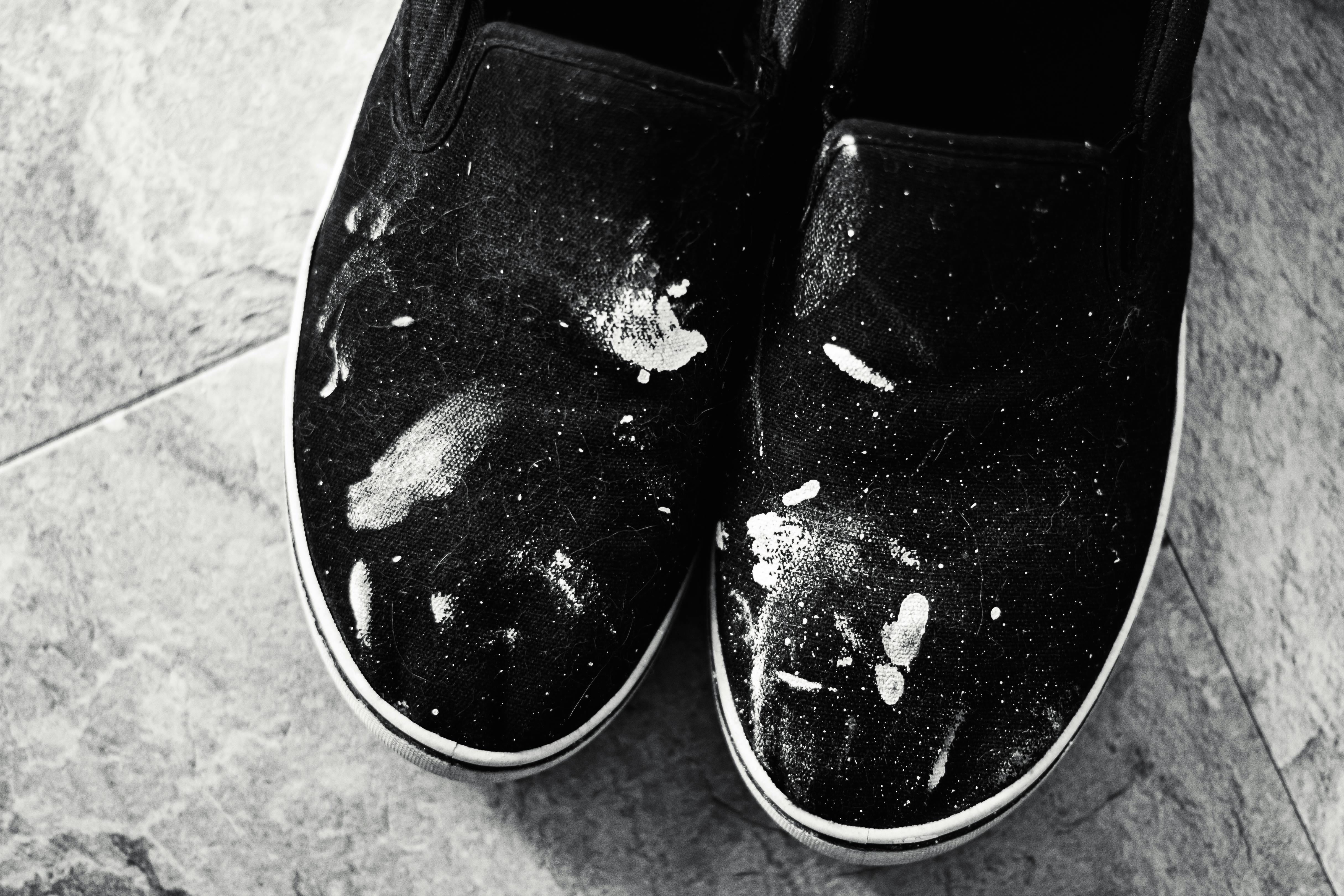 Sepatu Kena Cat? Begini Trik Biar Kembali Kinclong Seperti Baru