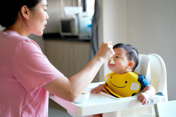 7 Cara Memilih Kursi Makan Bayi yang Aman dan Nyaman