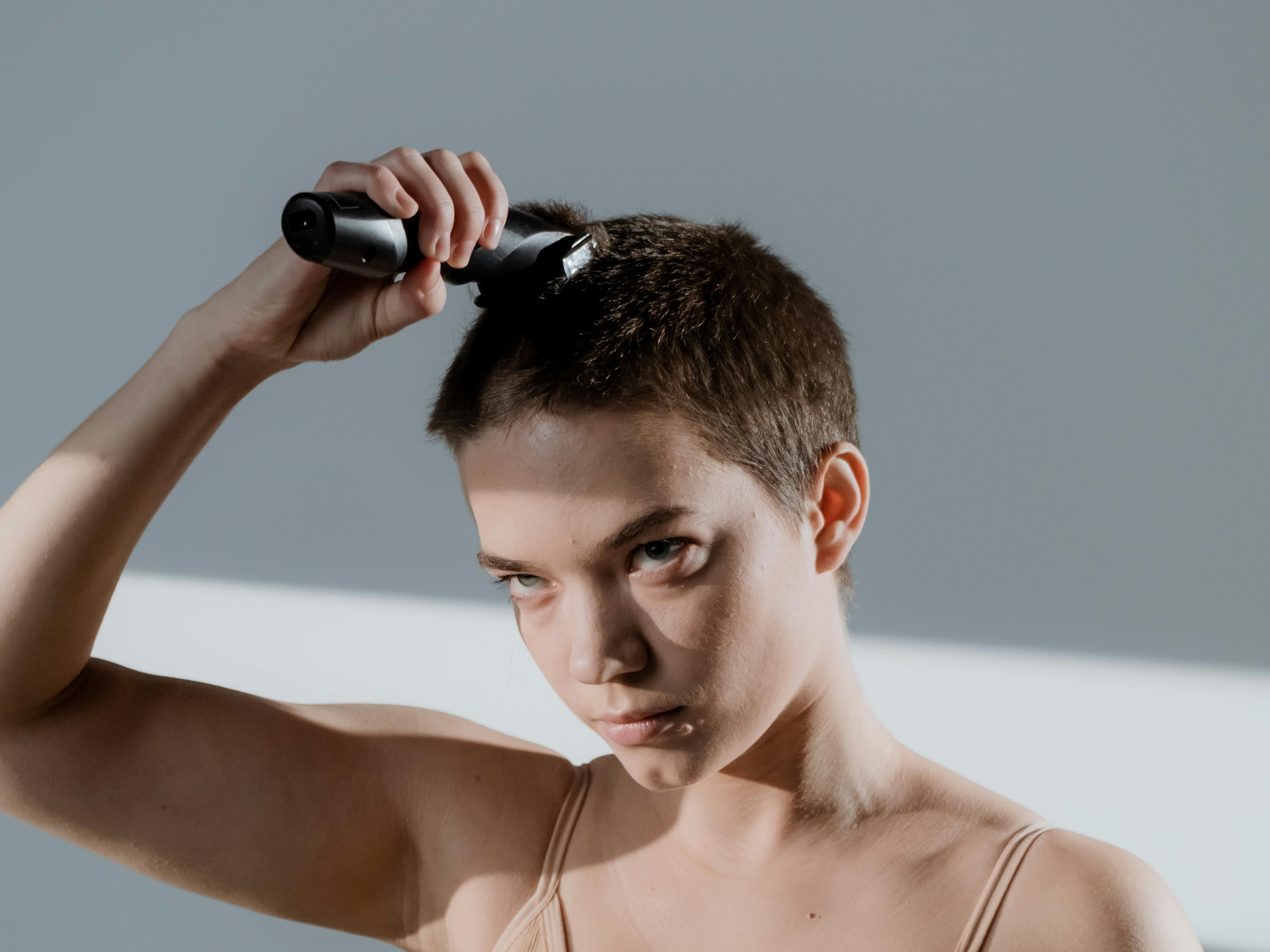 Cuma dengan Trimmer Ini, Kamu Bisa Cukur Rambut, Jenggot, dan Bulu Hidung Sekaligus!