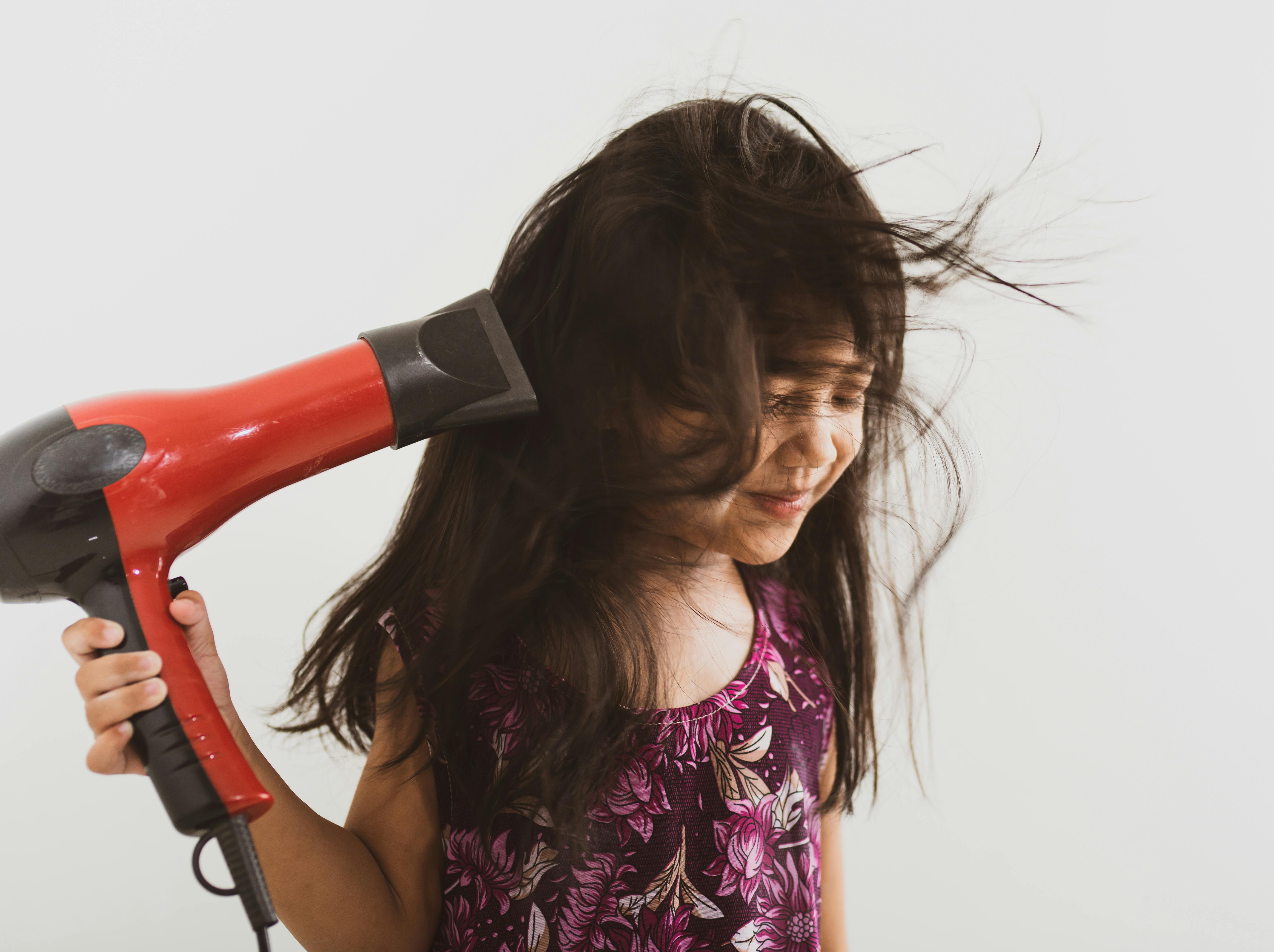 Selamat Tinggal Rambut Rusak! Ini 5 Manfaat Hair Dryer Negative Ion yang Bikin Rambutmu Sehat