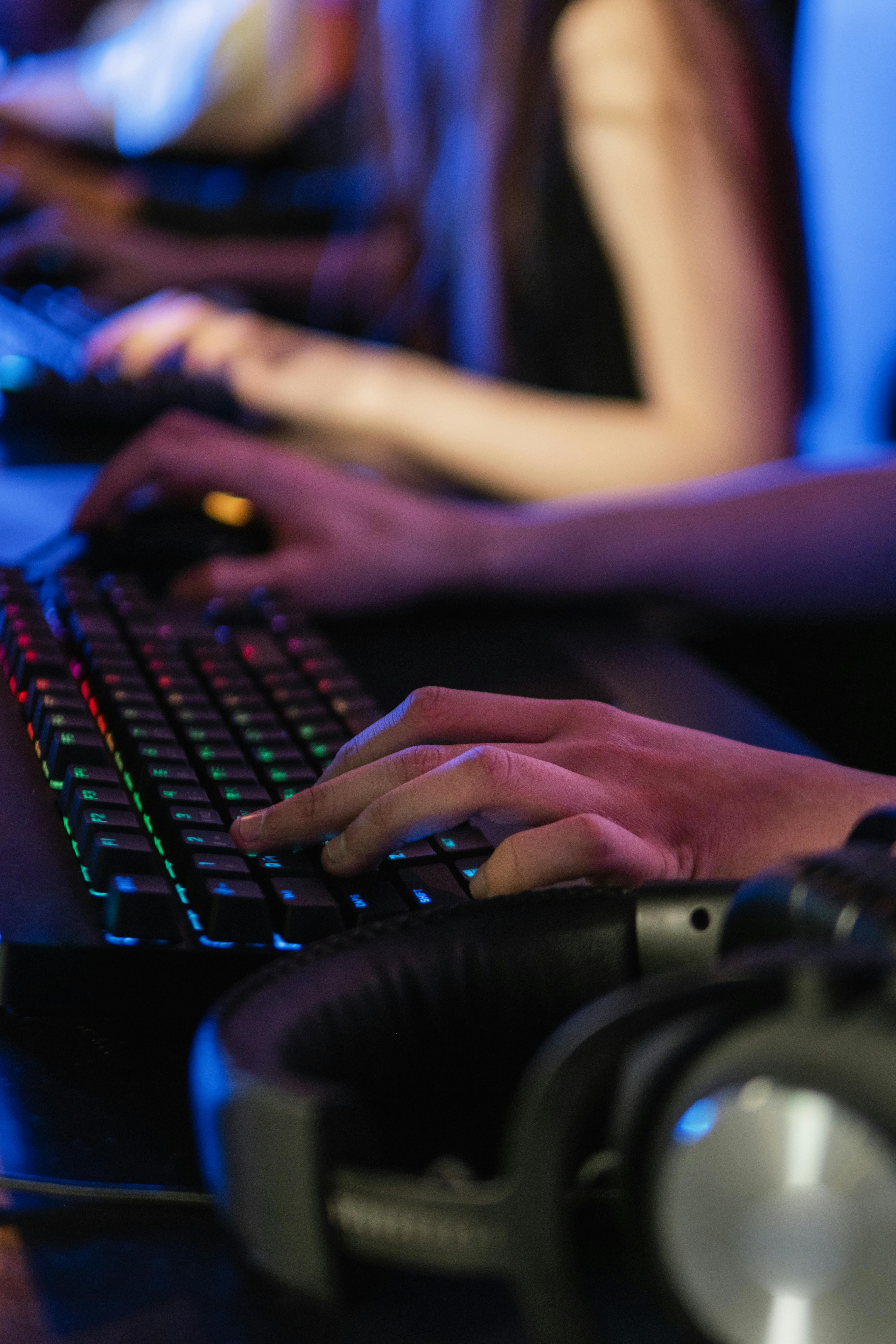 Anti Delay! Alasan Gamer Pro Tetap Pilih Wired Headphone