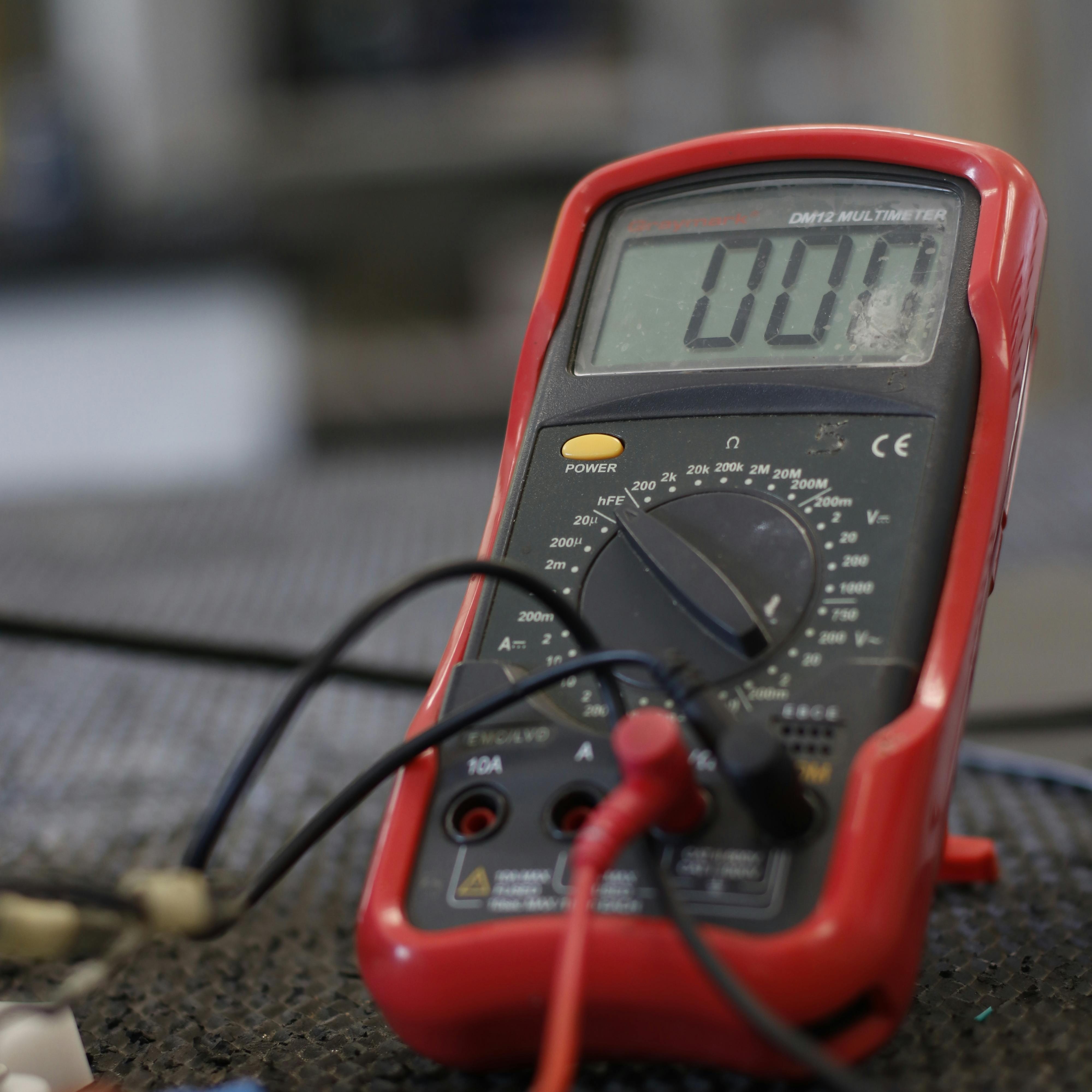 Bukan Cuma untuk Teknisi! Ini Rahasia Multimeter Digital Bikin Kamu Jadi Jagoan Perbaikan