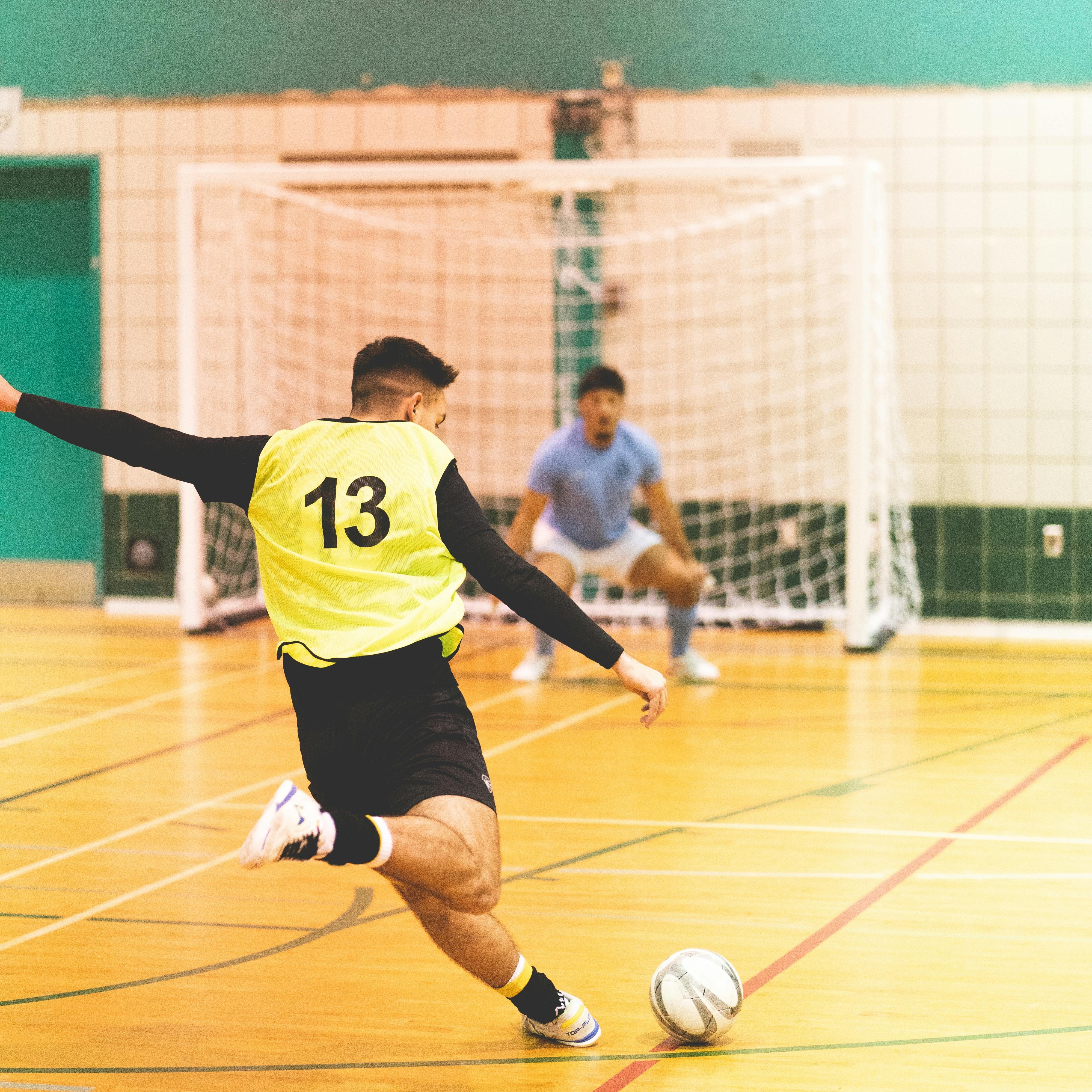 7 Tips Memilih Sepatu Futsal yang Nyaman dan Tahan Lama