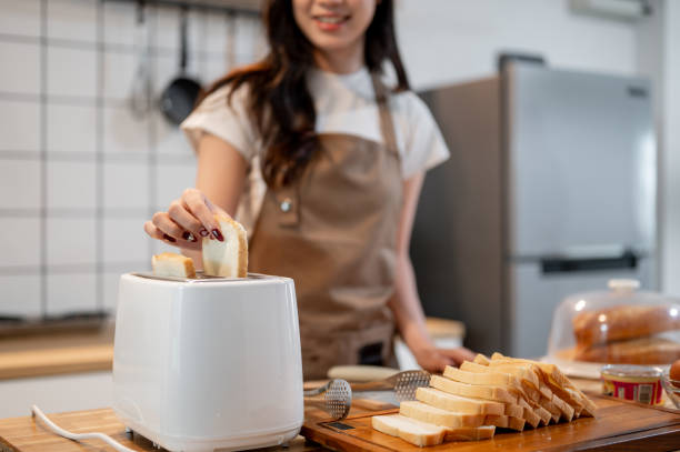 Sudah Punya Toaster tapi Roti Masih Gosong? Begini Cara Menggunakannya yang Benar!
