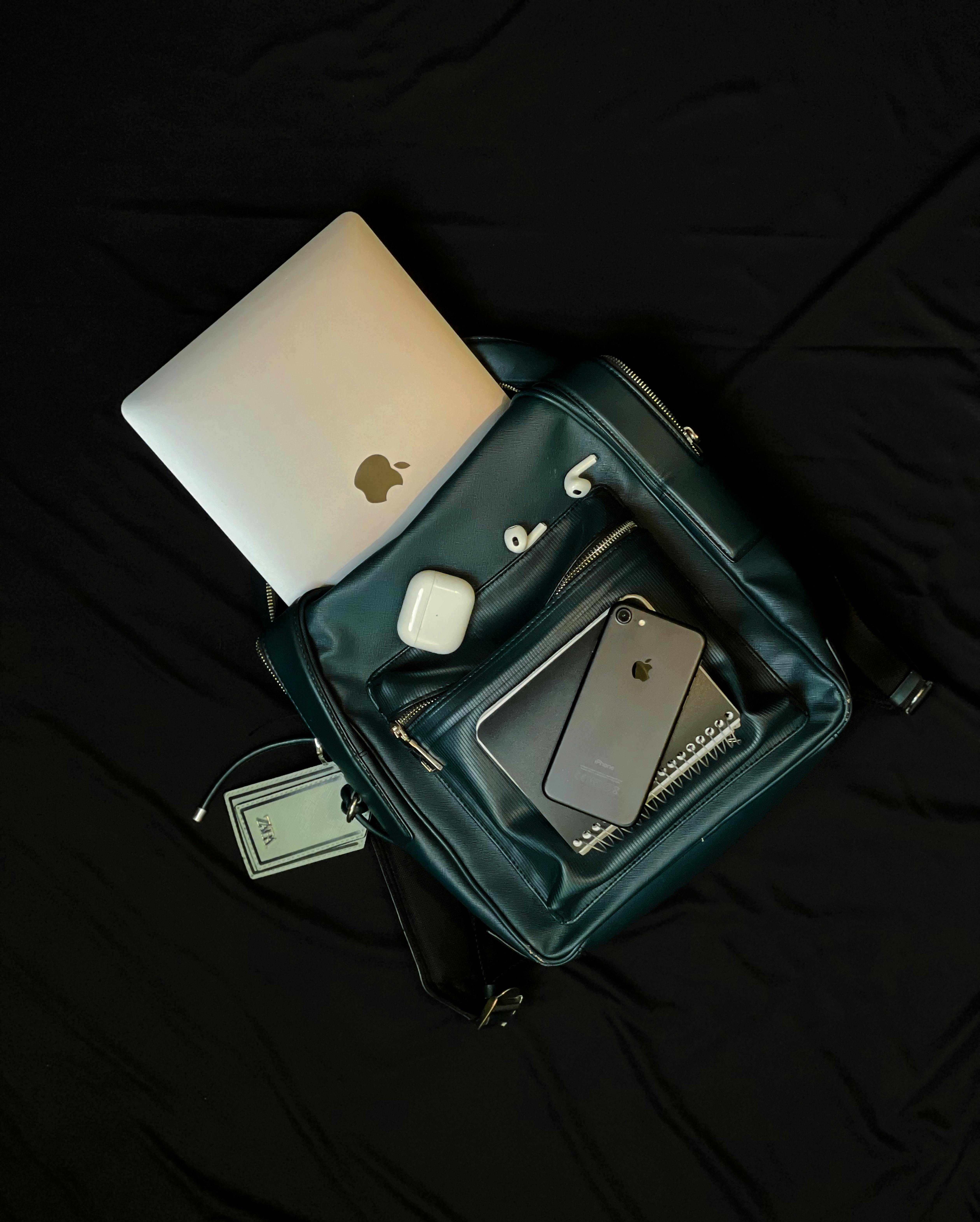 Charger, Kabel, Laptop? Ini Cara Tas Laptop Organizer Bikin Hidup Rapi