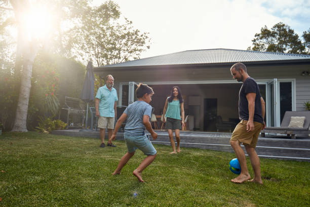 7 Latihan Sepak Bola Sederhana di Rumah, Seru untuk Quality Time Keluarga!