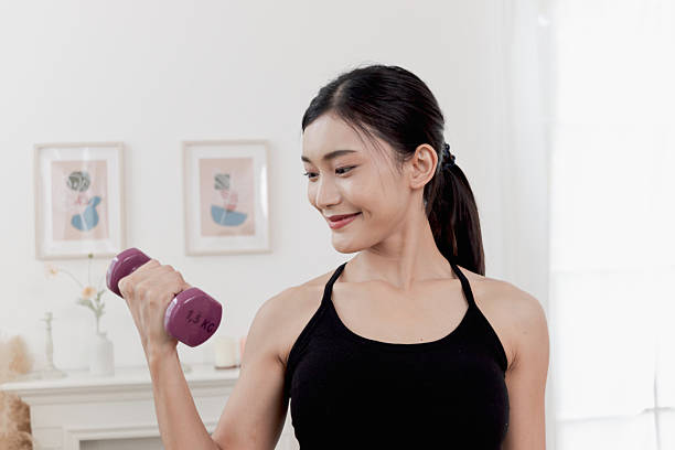 10 Tips Memulai Latihan Beban untuk Pemula Sendiri di Rumah