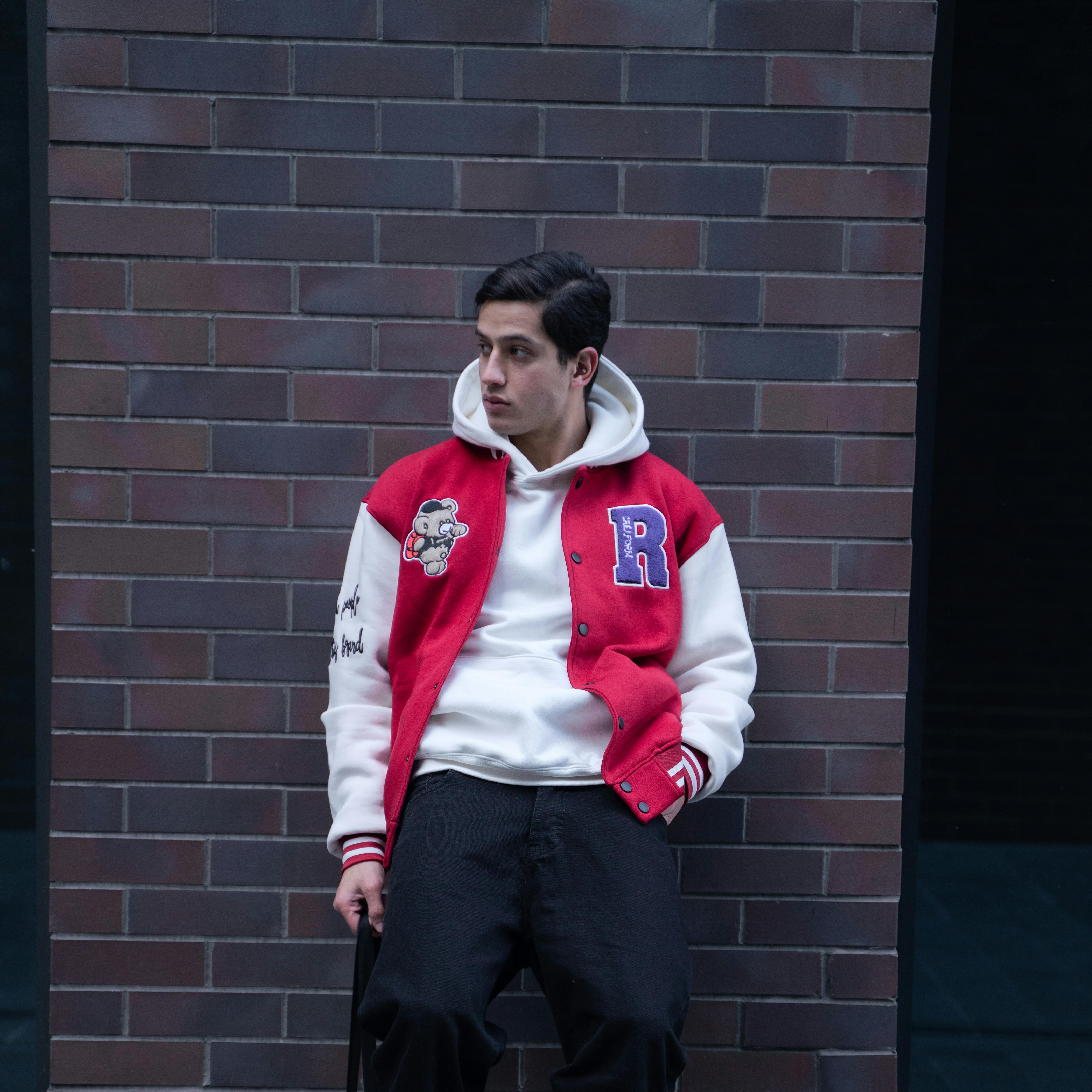 Bomber Jacket vs Varsity Jacket, Mana yang Lebih Cocok Buat Kamu?