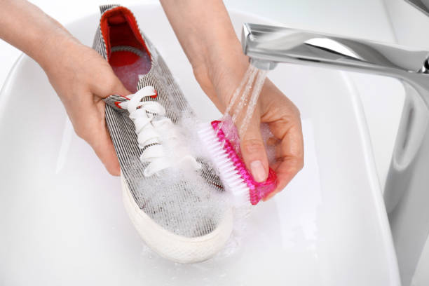 7 Tips Menjaga Sepatu Tetap Kinclong Meski Cuaca Lagi Nggak Bersahabat