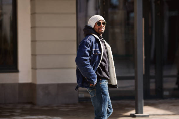 Tips Styling Hoodie Cowok Agar Tampil Casual Tapi Tetap Rapi