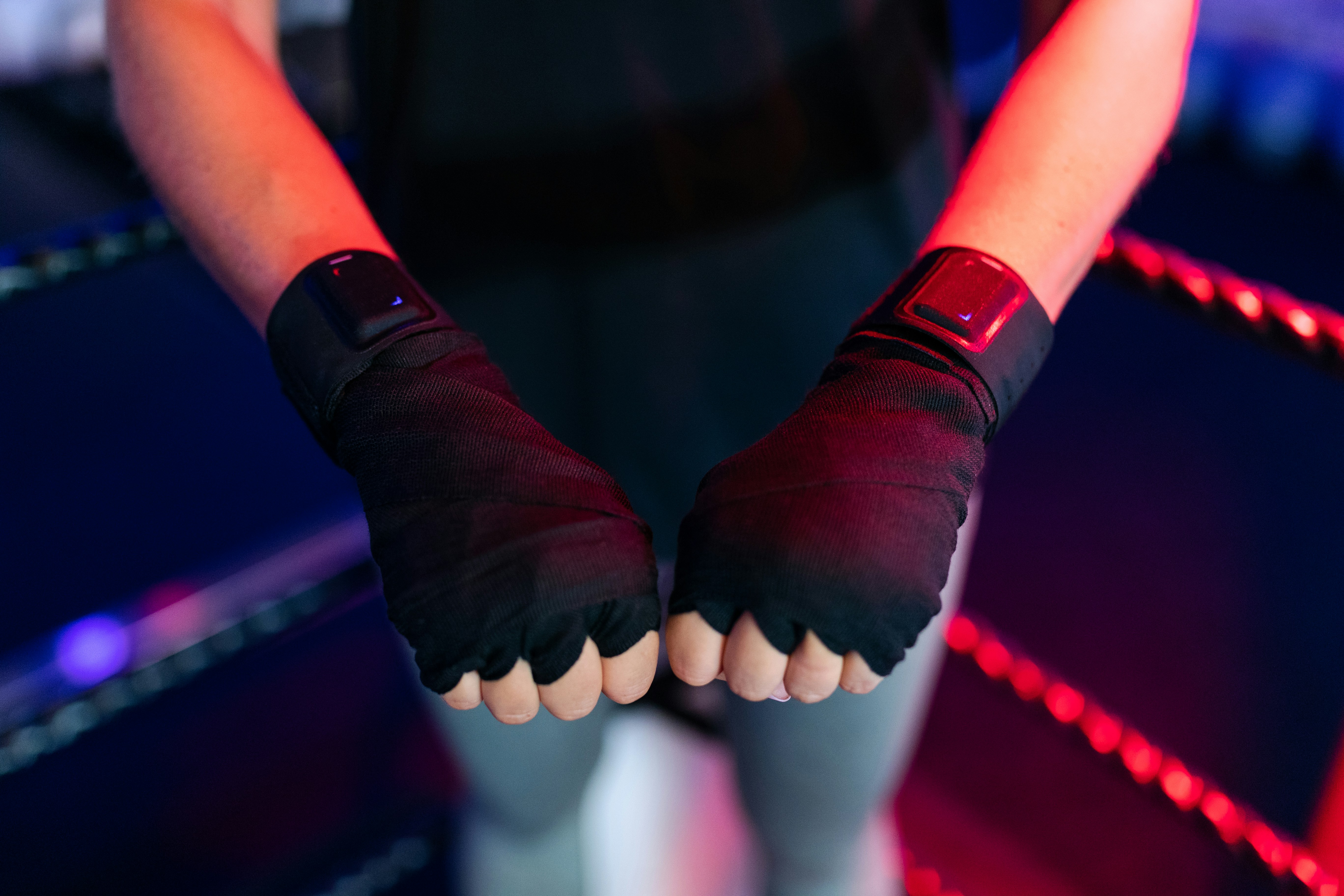 Gak Mau Tangan Kasar karena Nge-gym? Wajib Punya Sarung Tangan Ini!