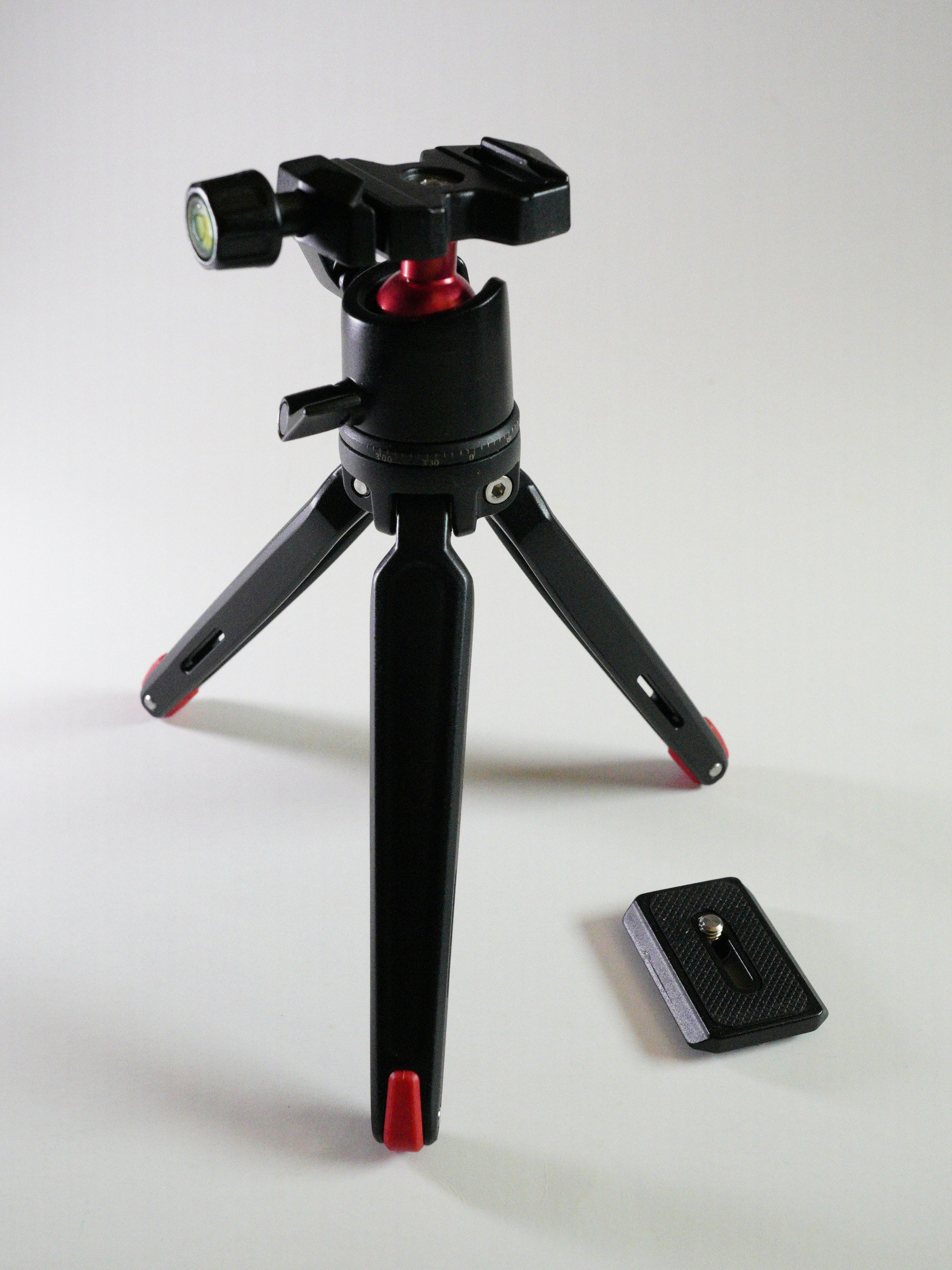 Bukan Cuma Kamera, Ini 3 Barang Wajib Beli untuk Setup Vlogging Minimalis