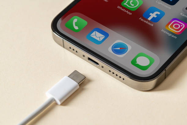 Berapa Daya Aman buat Ngecas iPhone 17 Supaya Baterai Tetap Awet?