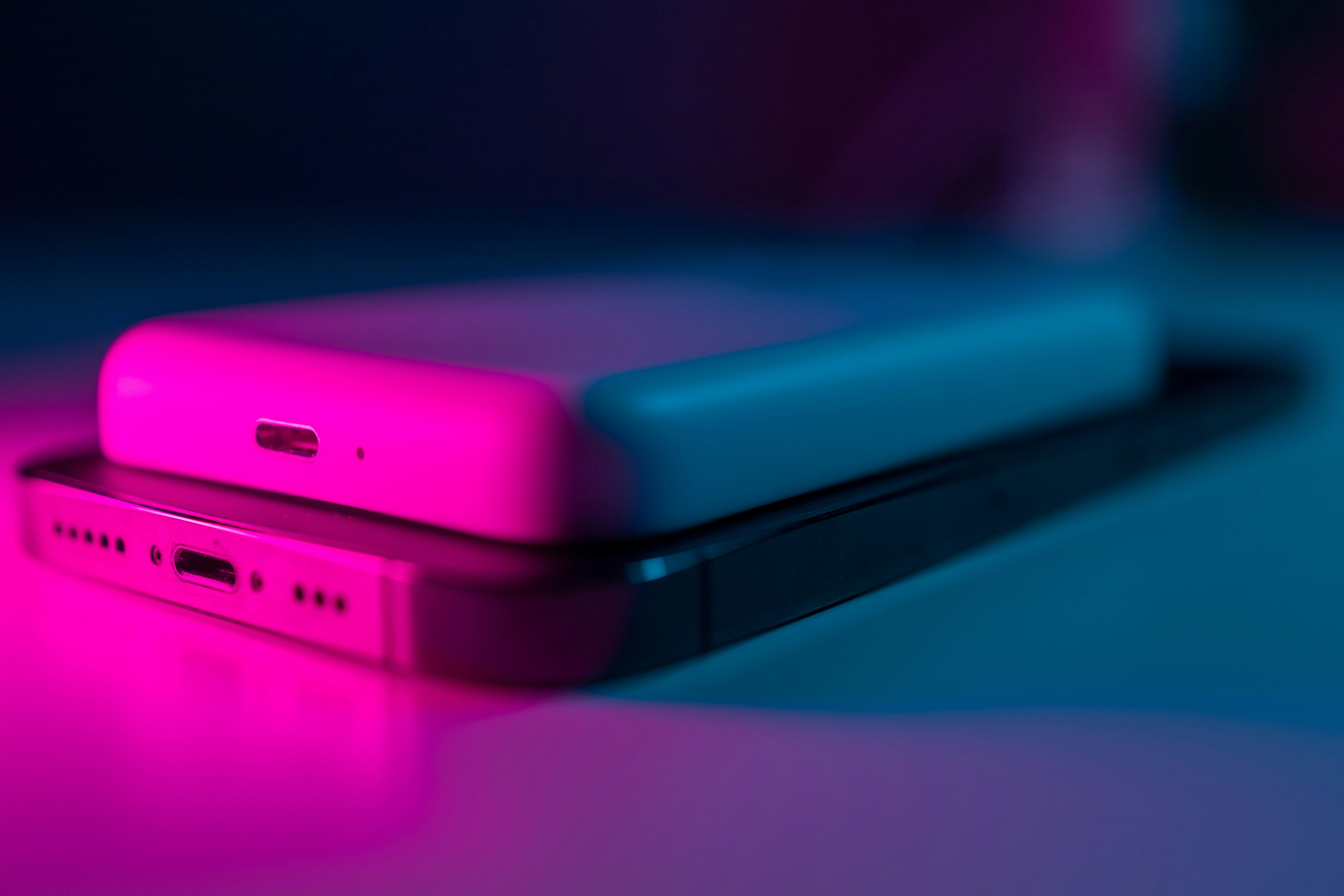 Bukan Sekedar Isi Daya HP! Wireless Powerbank adalah Solusi Terbaik untuk HP dan TWS Kamu Sekaligus