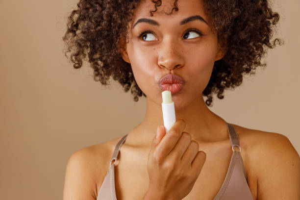 7 Tips Merawat Bibir Kering dengan Lip Serum