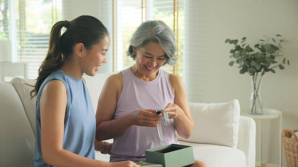 Mau Kasih Smartwatch Sebagai Kado Natal ke Orang Tersayang? Ini 5 Tips Memilih Produknya yang Tepat!