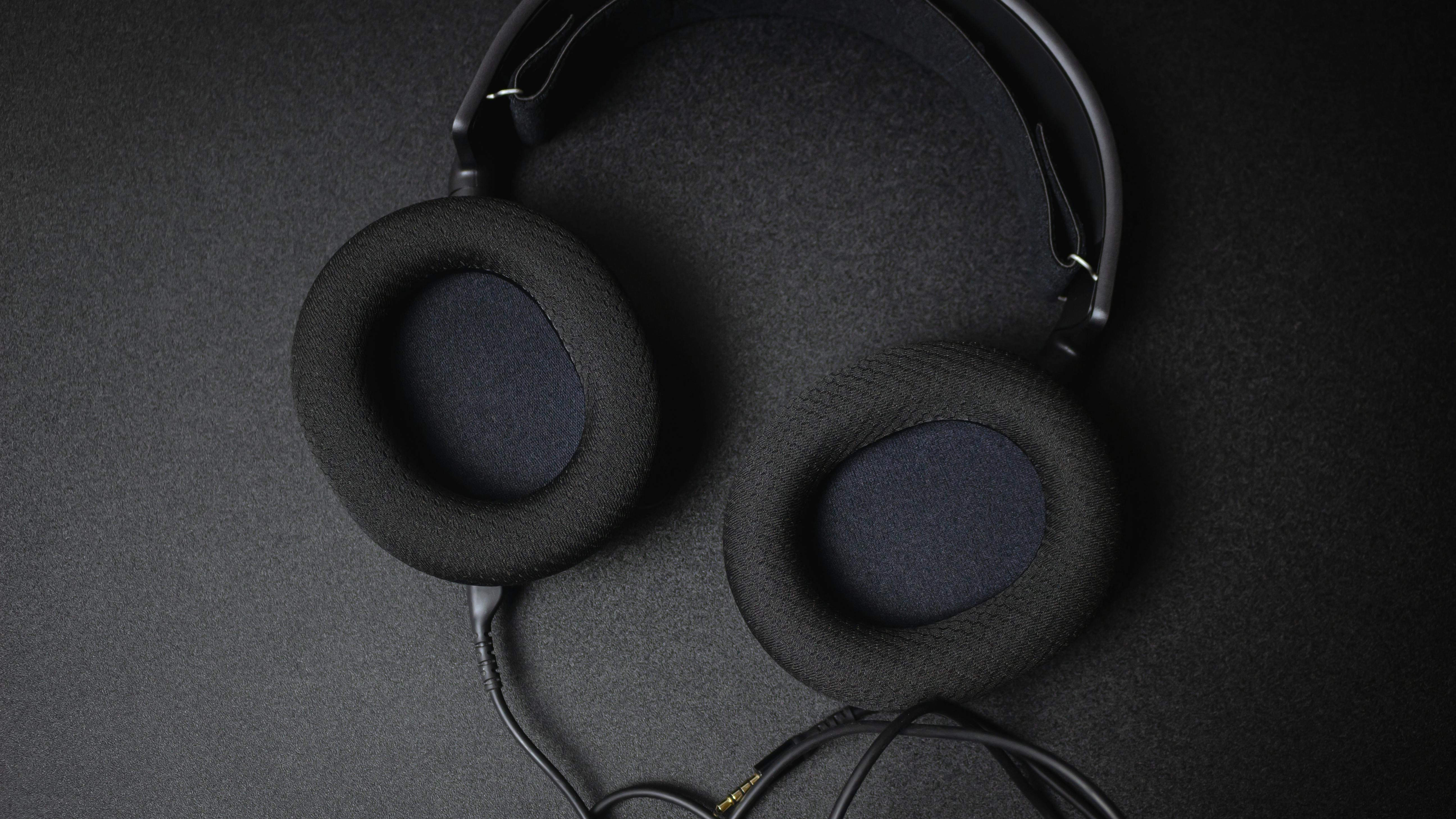 Stop Sakit di Telinga dengan Pilih Earpad Headset yang Bikin Betah Main