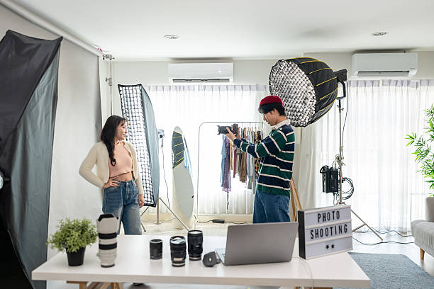 Beda Jauh! Strobe Light vs. Cahaya Kontinu, Mana yang Lebih Untung?