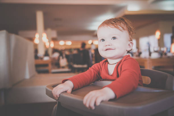 7 Trik Supaya Bayi Tidak Rewel Saat Duduk di Kursi Makan