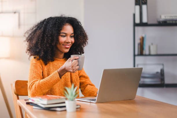 Akhir Tahun Diizinkan Work From Home? Ini Tipsnya Biar Tetap Nyaman dan Produktif!
