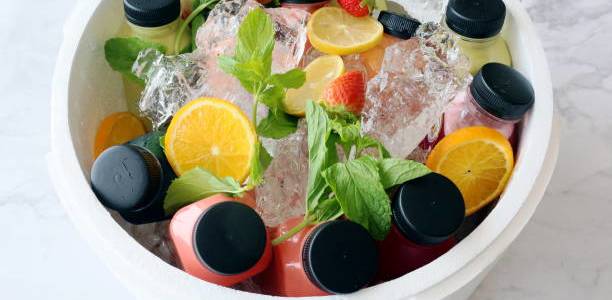 5 Cara Bikin Minuman Segar Saat Traveling hingga Camping