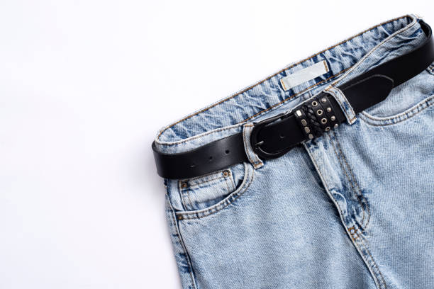 Cara Membuat Lubang Tambahan pada Belt Wanita agar Tetap Rapi