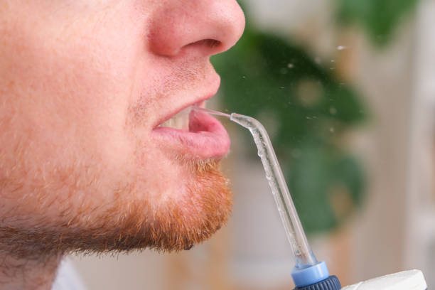 Apa Itu Water Flosser? Mengenal Teknologi Pembersih Sela Gigi