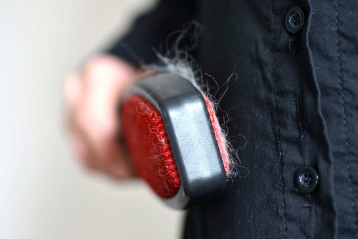 Tak Perlu Panik! Lint Roller, Pahlawan Penyelamat Penampilan