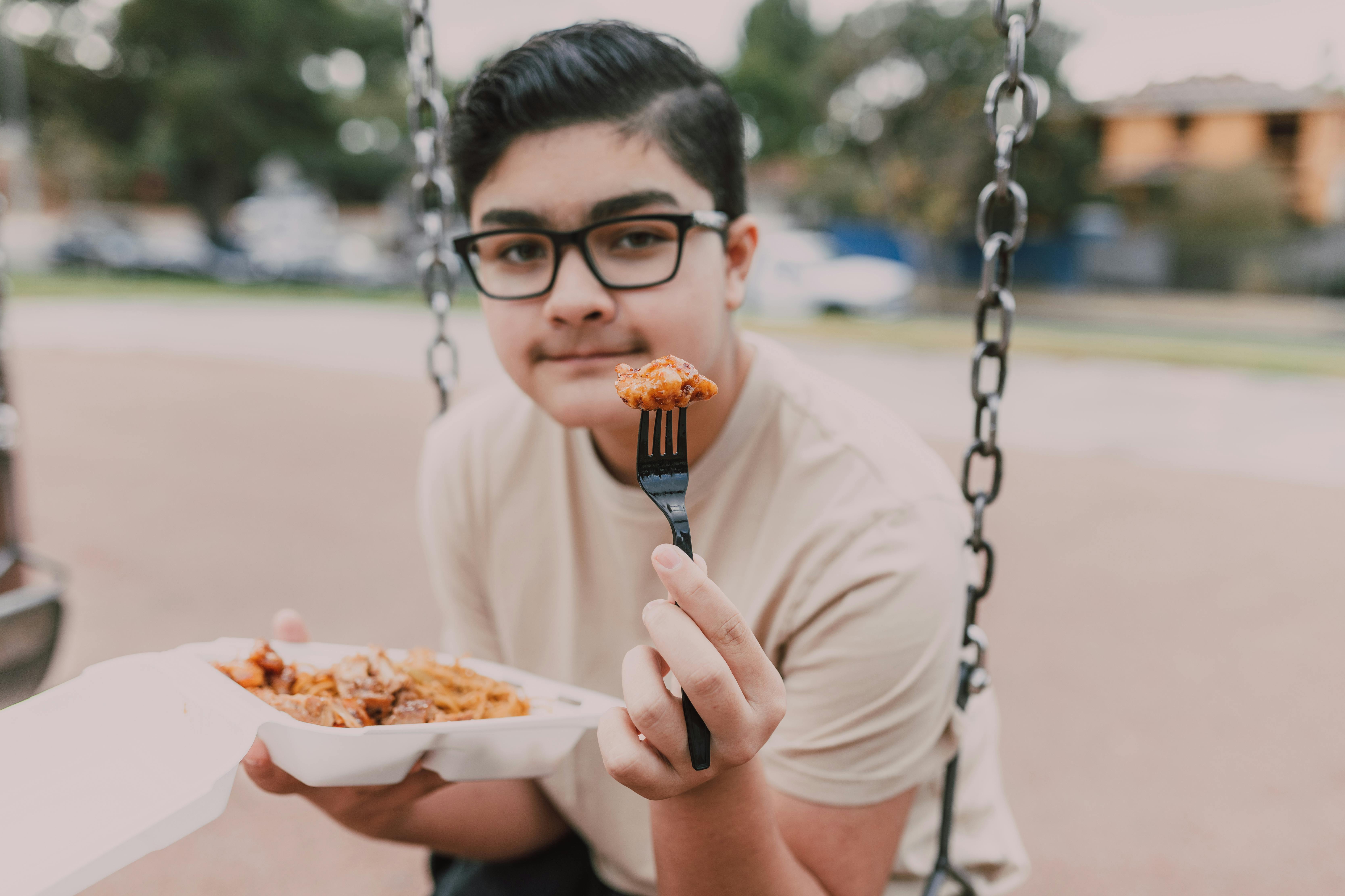 Anak Kost Wajib Punya! Panci Listrik Serbaguna Buat Masak Praktis