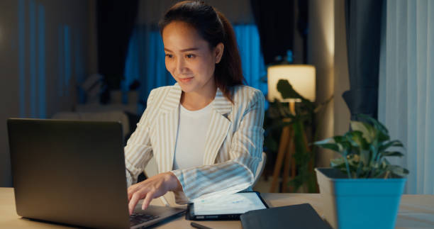7 Tips Biar Nyaman Kerja Depan Laptop Seharian, Catat Ya!