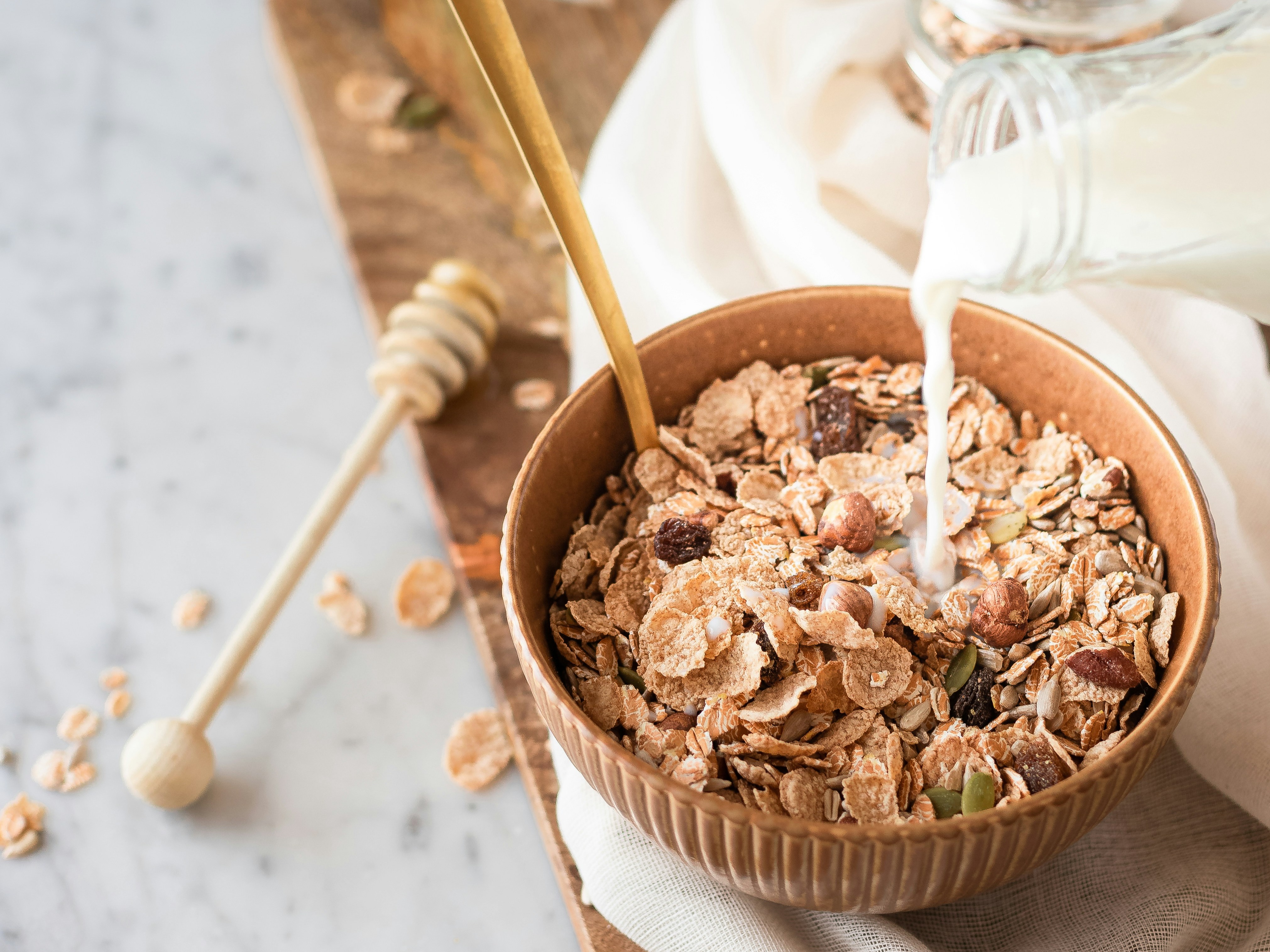 Granola atau Muesli? Panduan Memilih Sarapan Sehat Sesuai Kebutuhan