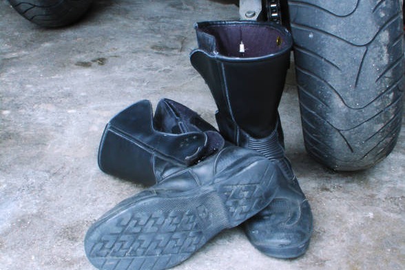 Kenapa Banyak Pengendara Motor Salah Pilih Sepatu Riding