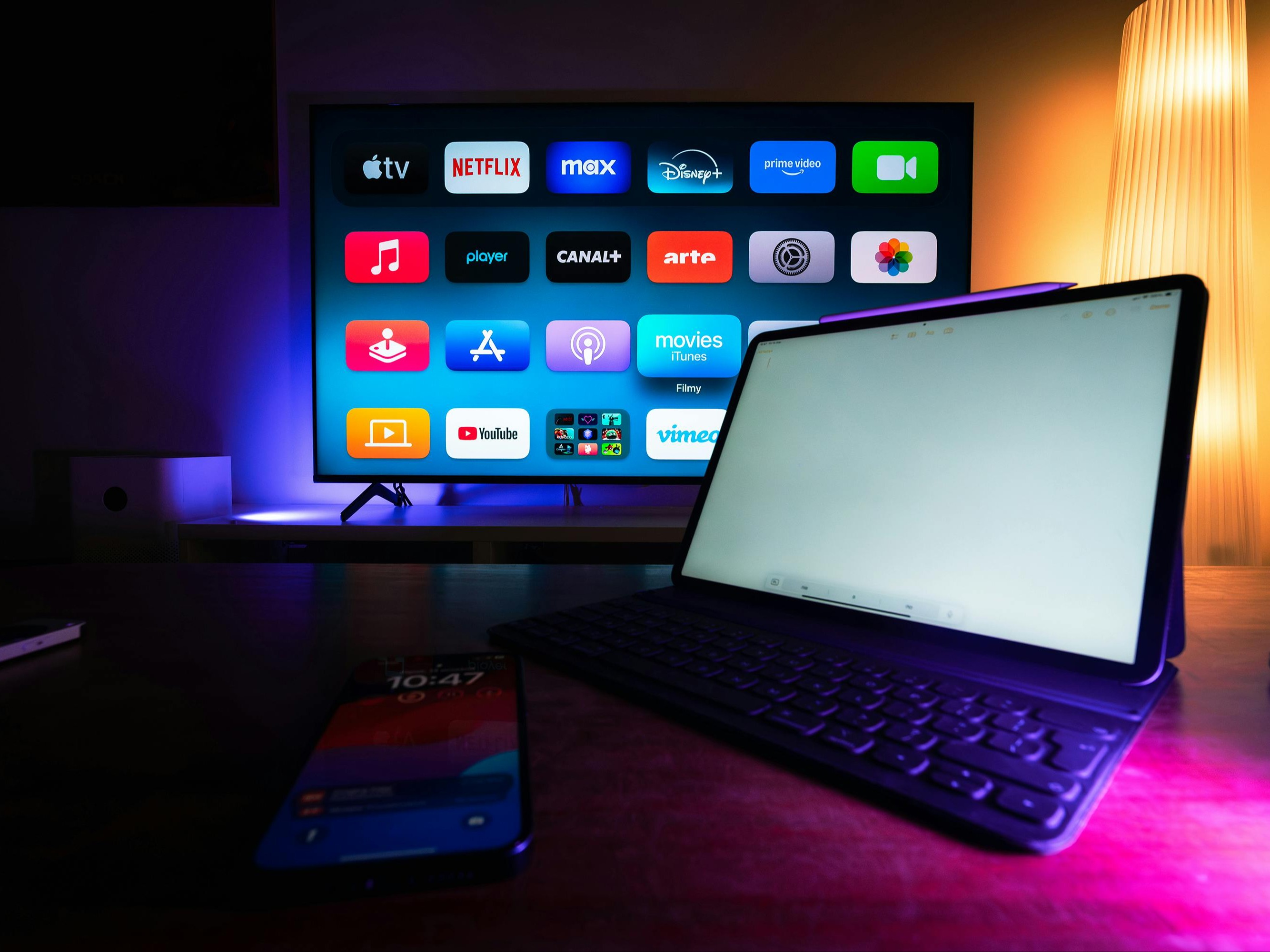 Cara Praktis Ubah TV Biasa Jadi Smart TV dengan Android TV Box